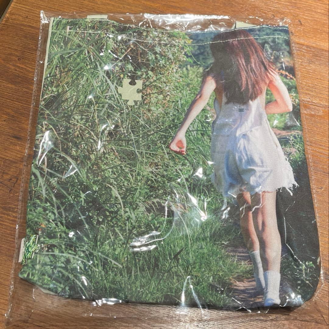 JENNIE 写真展 トートバッグ グリーン ジェニ BLACKPINK A - メルカリ