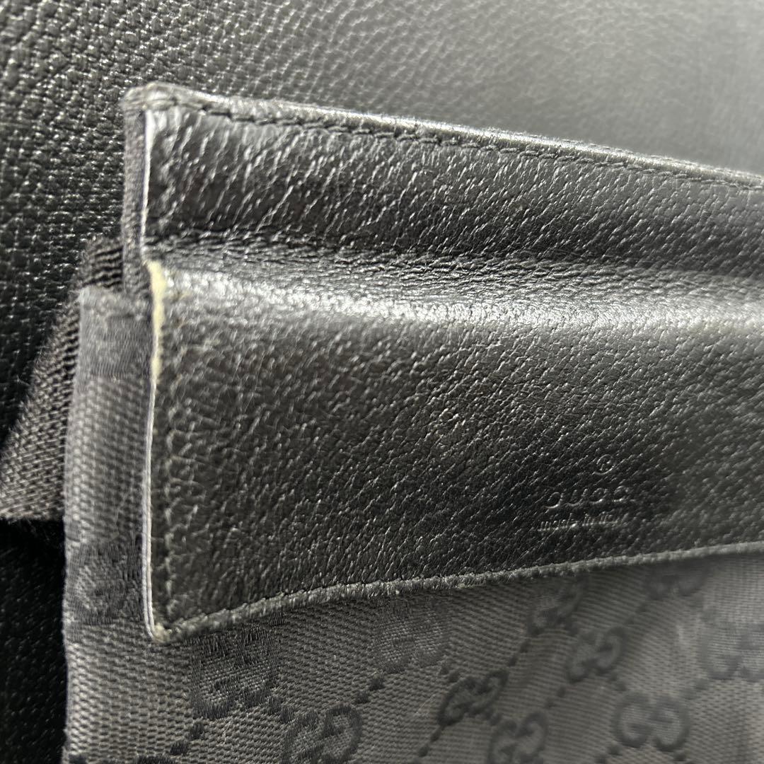 GUCCI ブラック ボディバッグ