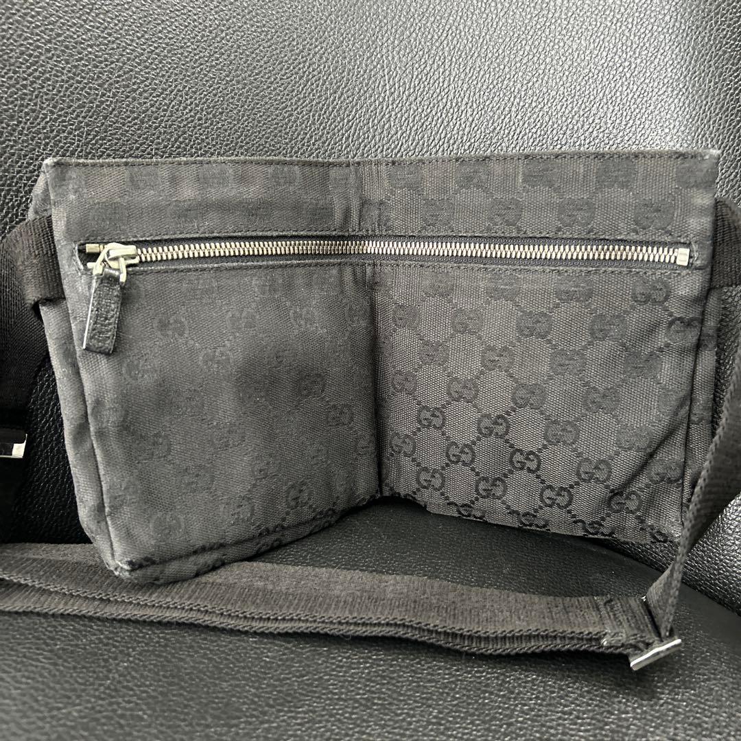 GUCCI ブラック ボディバッグ