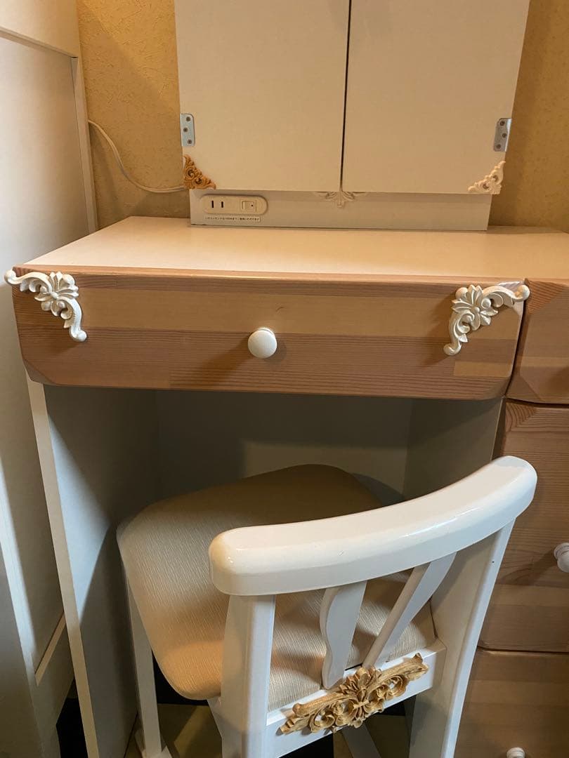 ロココ仕様♦️便利な収納ドレッサー♦️バイカラー♦️チェア＆ライト付♦️送料込