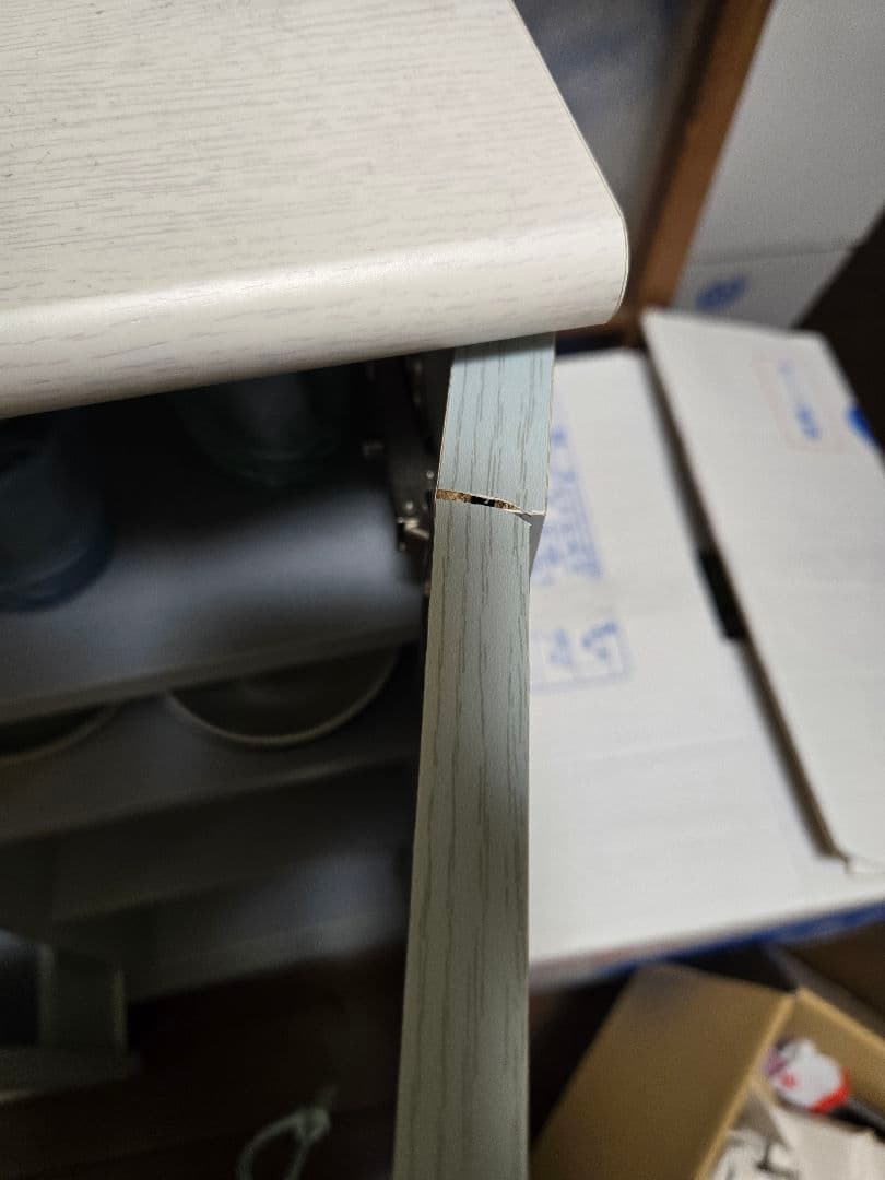 フレンチカントリー風のキッチンカウンター