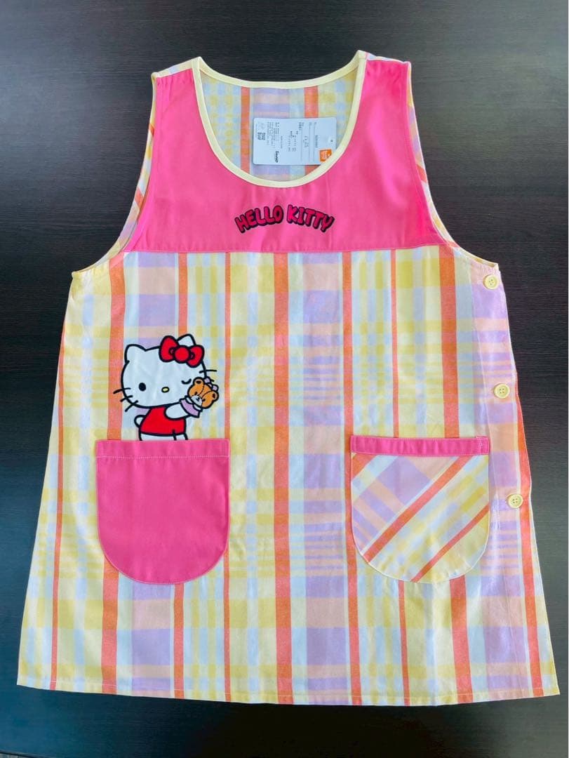 5枚で9,000円‼️ハローキティエプロン　保育士　保育園　かわいいエプロン