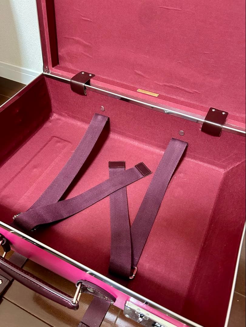 グローブトロッター　スーツケース　ピンク