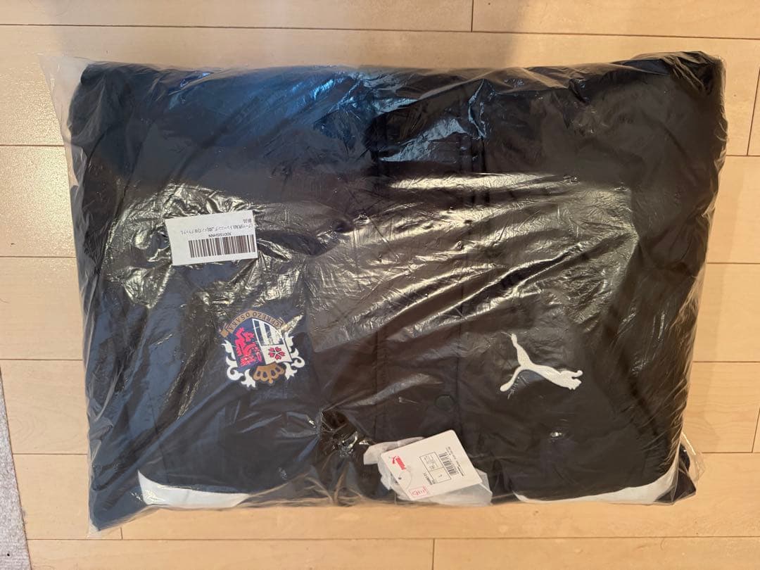 【新品】セレッソ大阪 PUMA ベンチコート 黒 Lサイズ