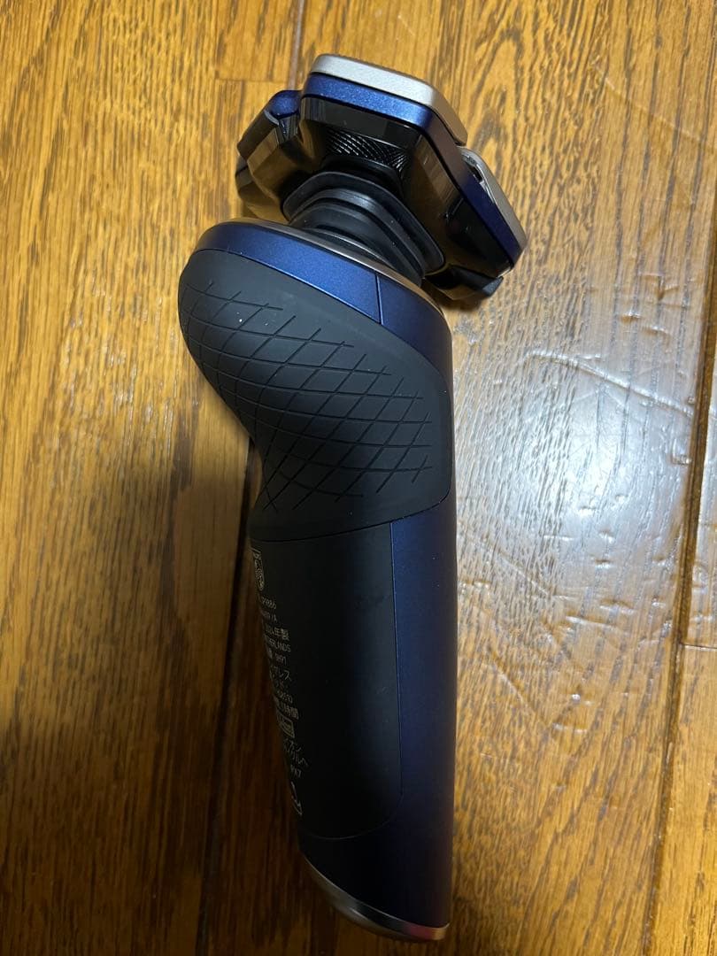 美品　Philips メンズ電気シェーバー 収納ケース付き　SP9886