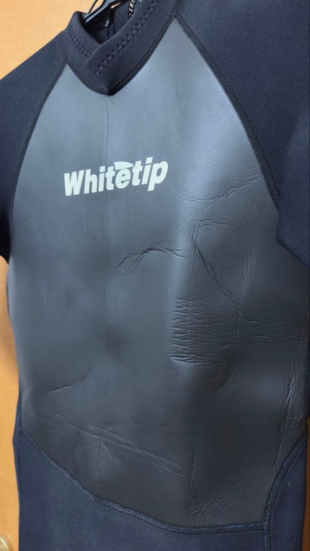 Whitetip ブラック ショートスリーブ ウェットスーツ