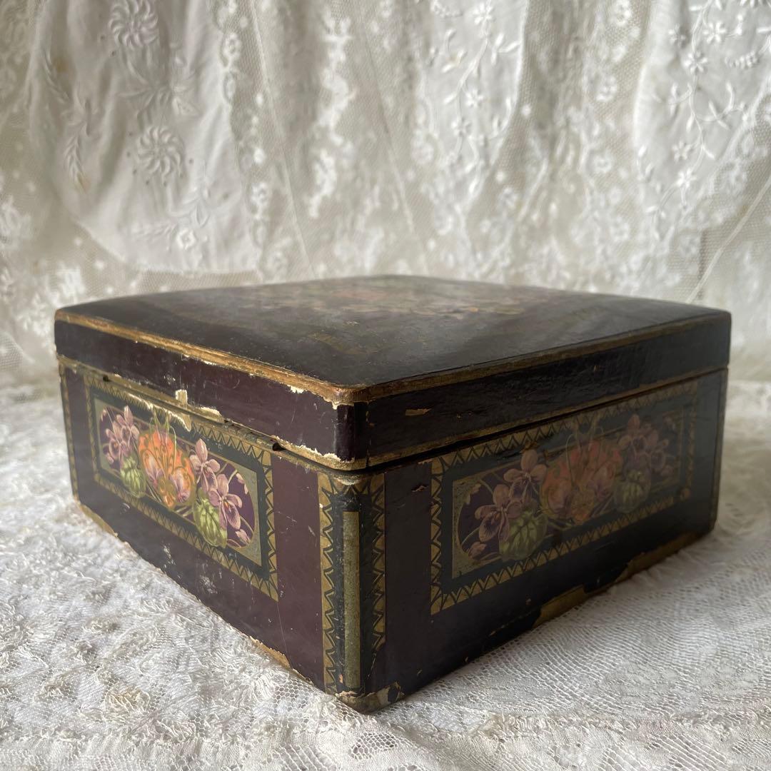 すみれの木製ボックス　スミレ　菫　箱　フランスアンティーク　フランスアンティーク