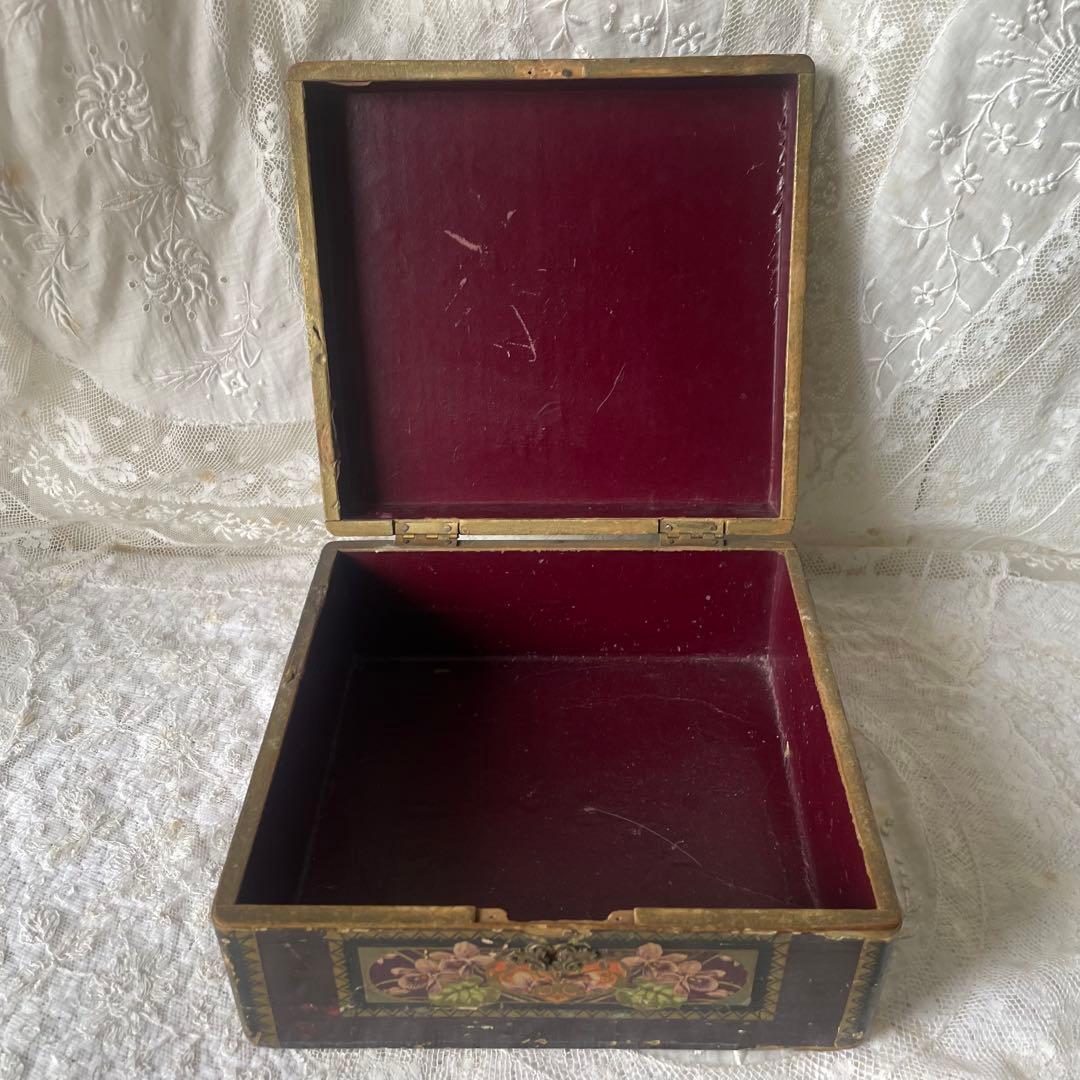 すみれの木製ボックス　スミレ　菫　箱　フランスアンティーク　フランスアンティーク