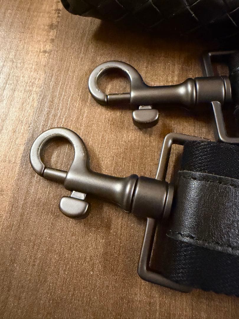 BOTTEGA VENETA ボッテガヴェネタ　ショルダーバッグ　ブラック