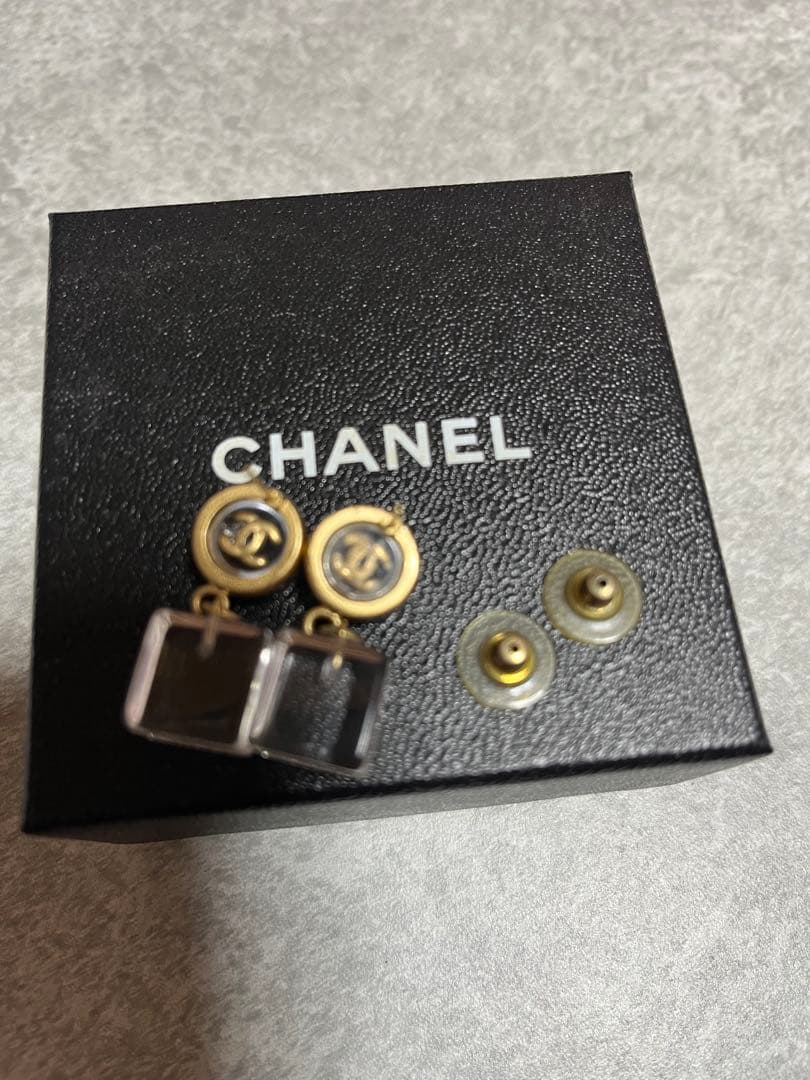 シャネル　クリア　キューブ　ピアス　CHANEL ココシャネル