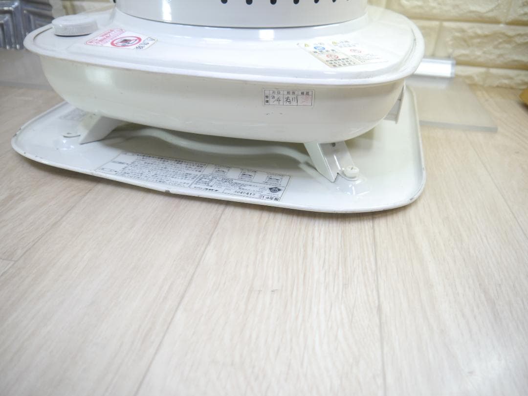 送料無料◇2014年◇コロナ ホワイト石油ストーブ 手動ダイヤル式