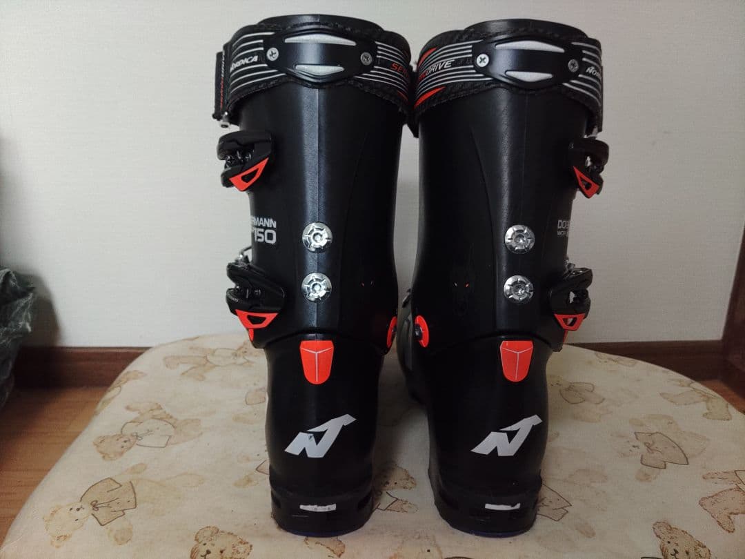 ノルディカスキーブーツ(シェルのみ) 黒/オレンジ