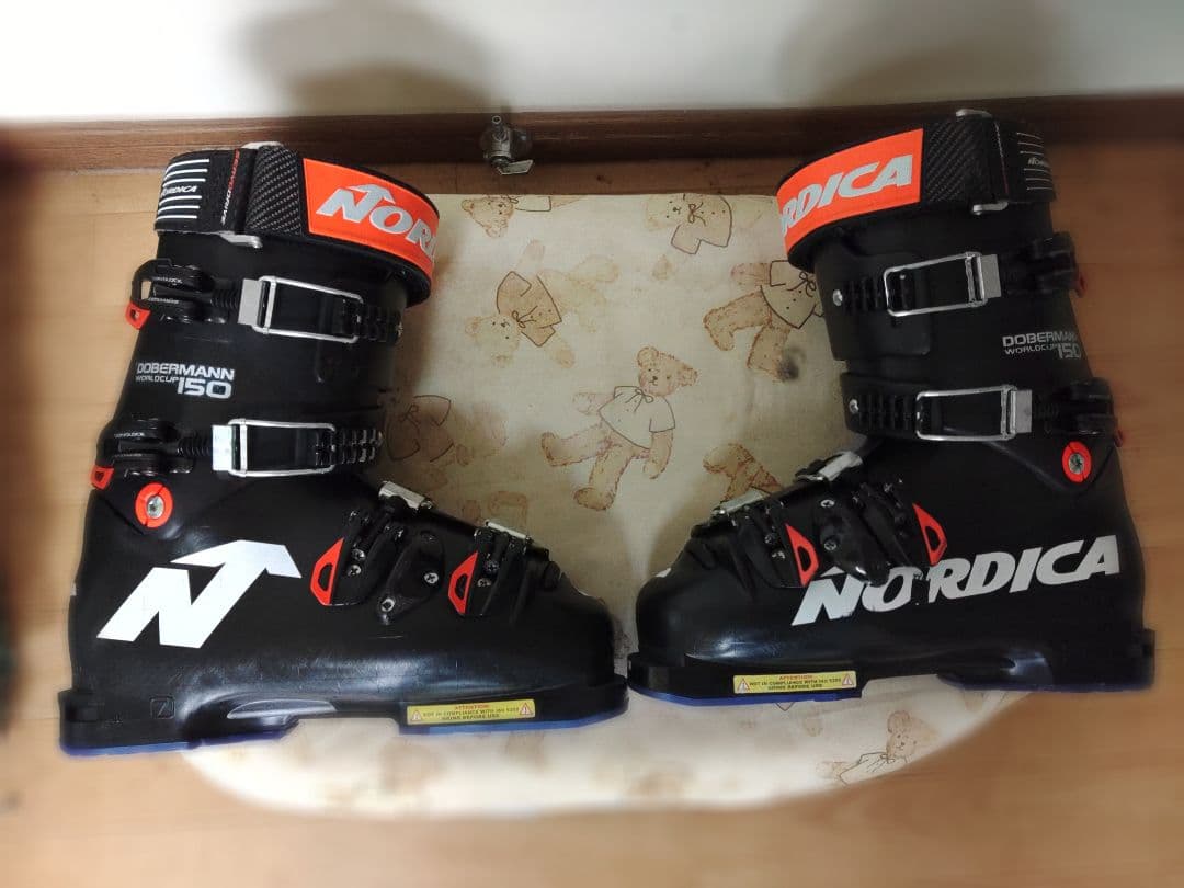 ノルディカスキーブーツ(シェルのみ) 黒/オレンジ