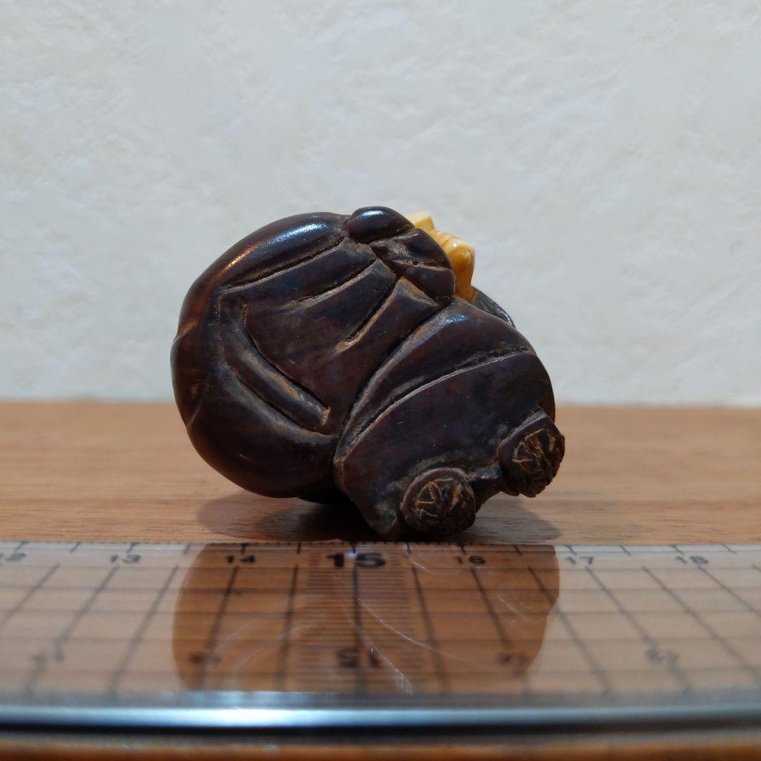 時代提物 縁起物置根付 木彫り×天然素材 【大黒様と猿】高約4.1