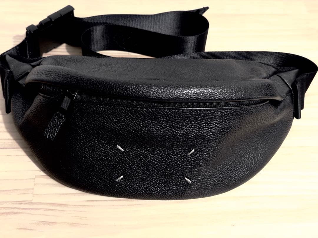 Maison Margiela レザー バムバッグ ブラックボディバッグ
