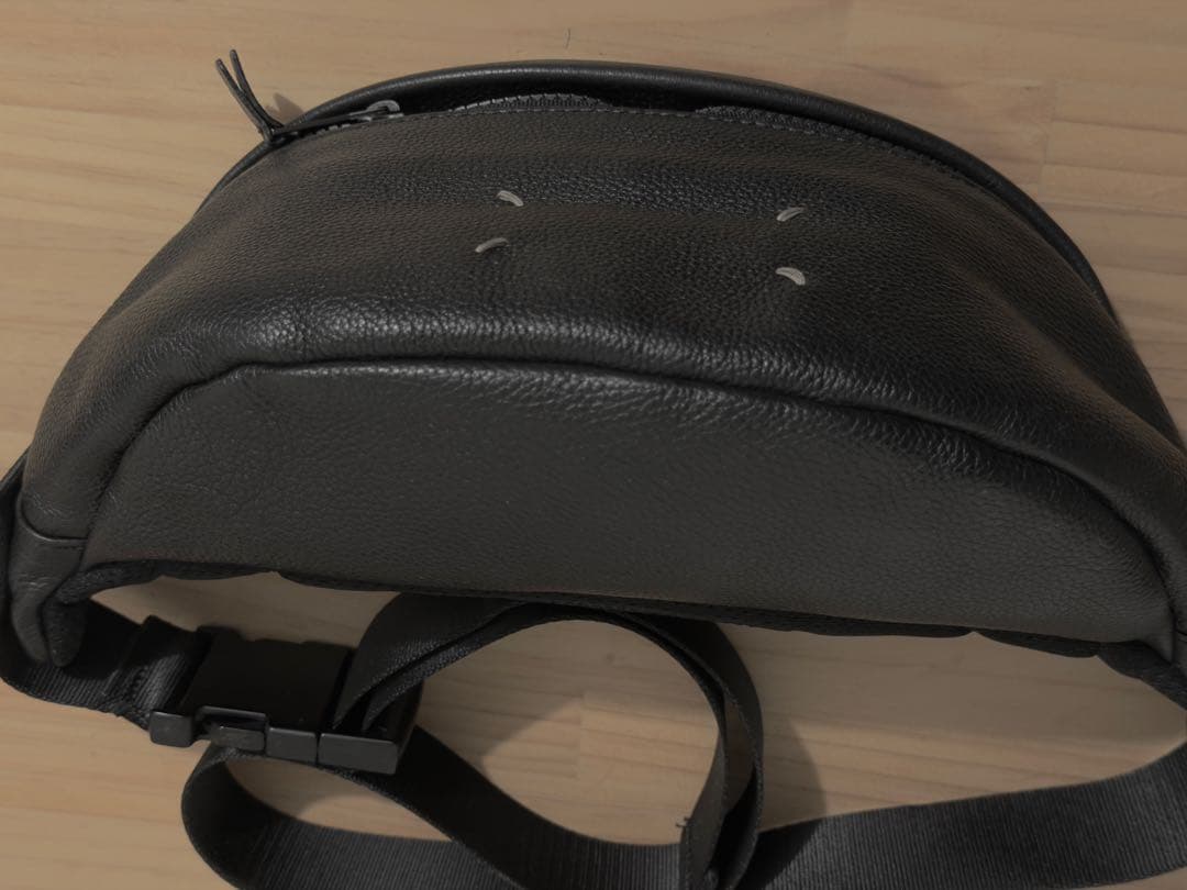 Maison Margiela レザー バムバッグ ブラックボディバッグ