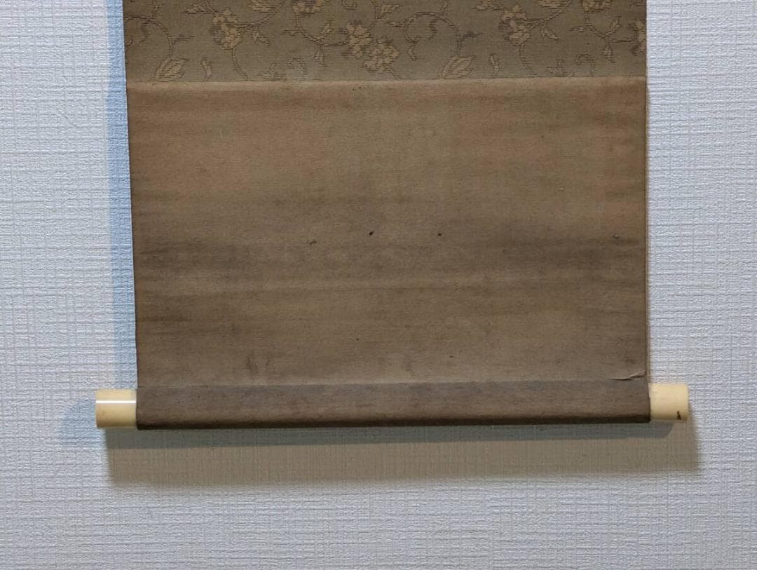 【真作】掛軸　梅花咲く渓谷に人物図　文人画風　白梅咲く幽谷の一幅　S192