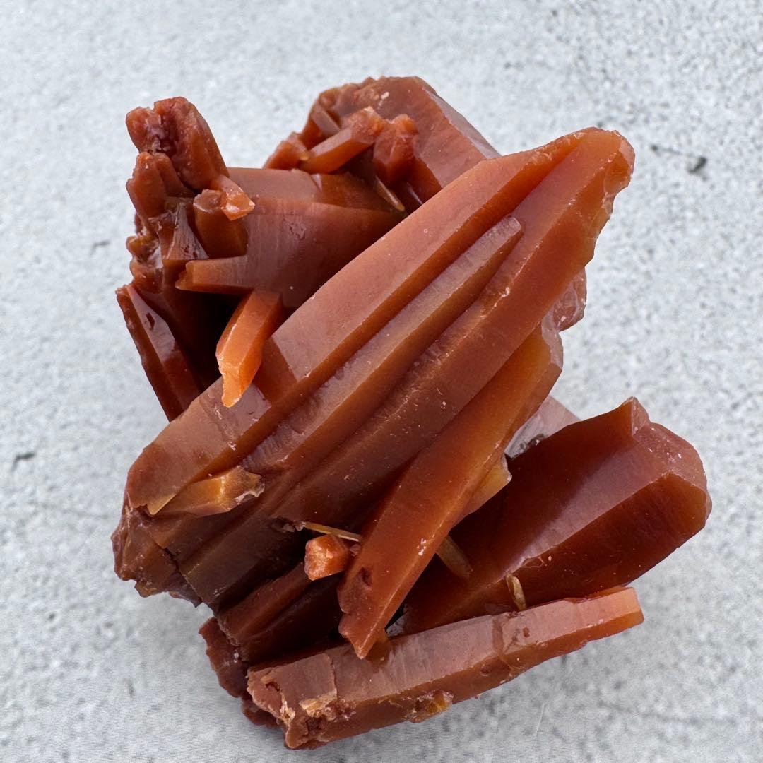 G-59マダガスカル産 赤水晶 クラスター 天然石　レッドクォーツ 希少原石