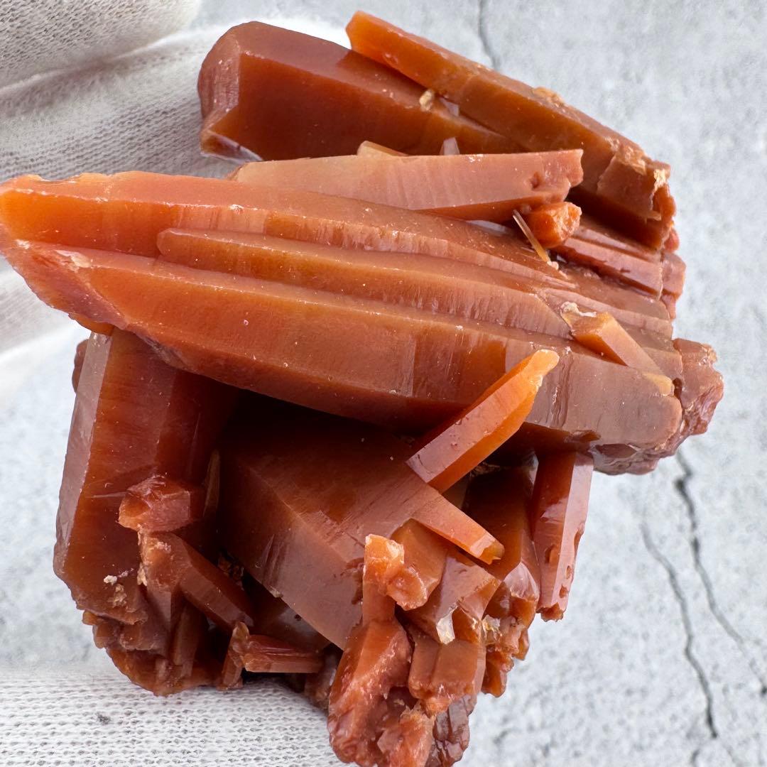 G-59マダガスカル産 赤水晶 クラスター 天然石　レッドクォーツ 希少原石