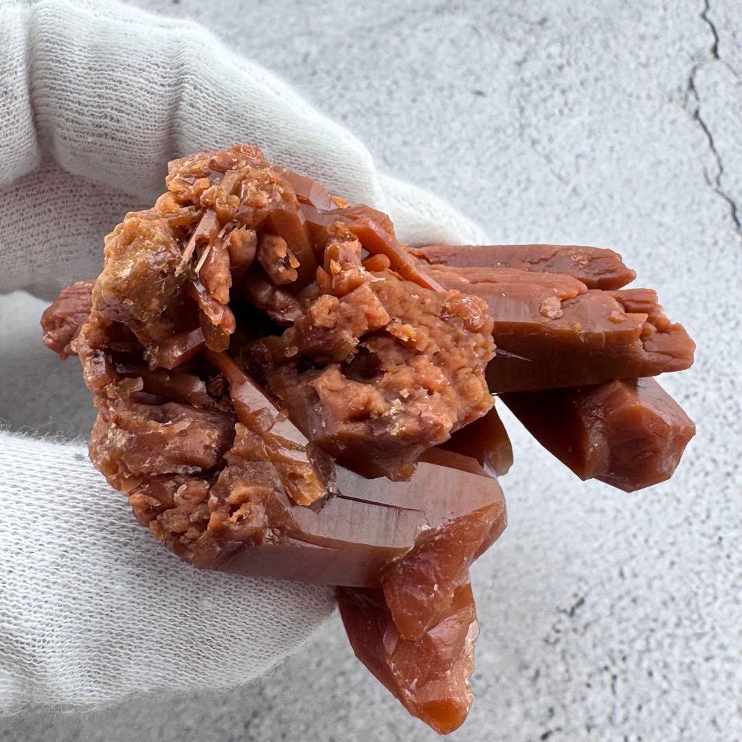 G-59マダガスカル産 赤水晶 クラスター 天然石　レッドクォーツ 希少原石