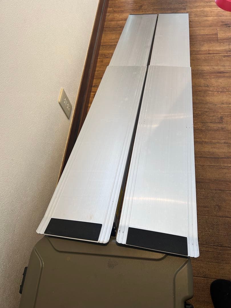 値下げしました。車椅子スロープ 2本　アルミ製 折りたたみ式　未使用品