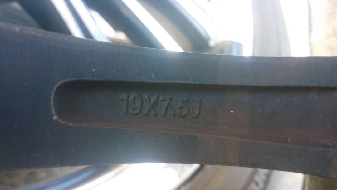 19インチ ホイールタイヤセット 商品引き取りの場合15000円にてご対応