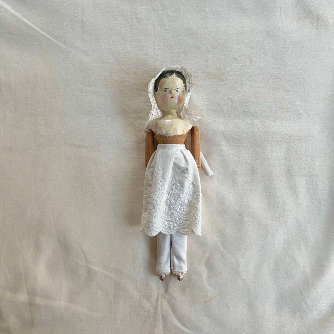ペグドール　白い装い　オランダorドイツ製　アンティーク
