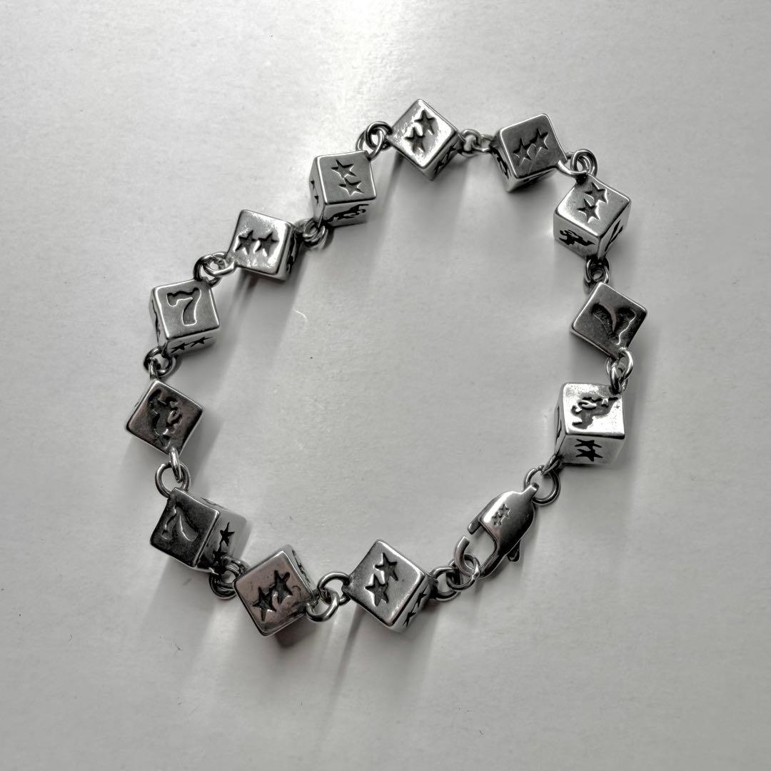 Billie Eilish 着用　同型　ブレスレット