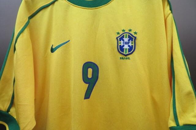 9番ロナウド 98年 ブラジル代表　NIKEナイキ　UK英国製　半袖ユニフォーム