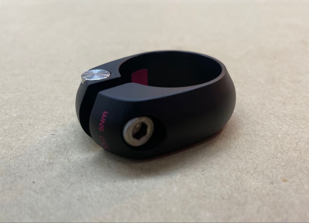 CHRIS KING シートクランプ ブラック/ピンク 30mm Black