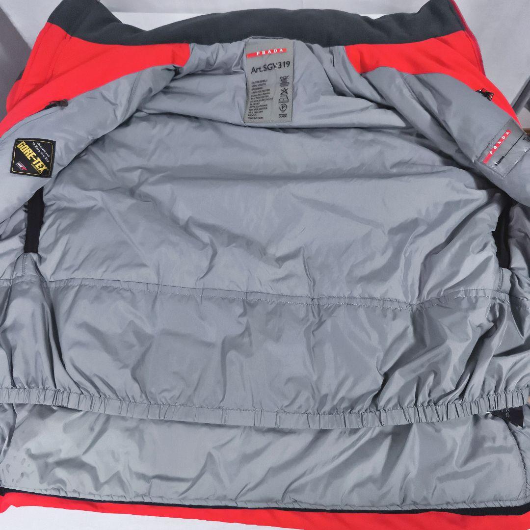 プラダ　スキージャケット　GORE-TEX　超暖か　脇にベンチレーション