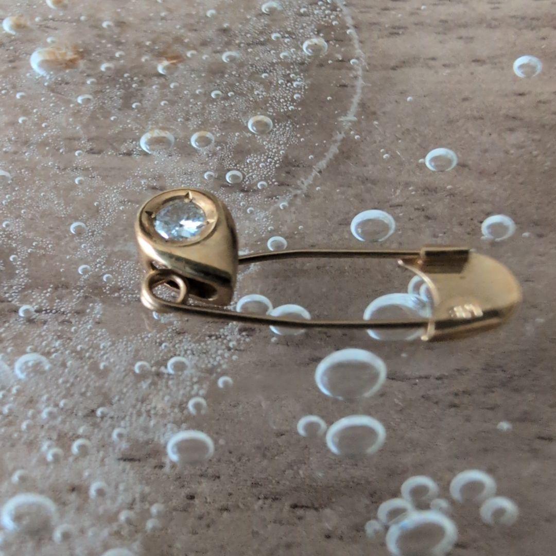 ♪金とダイアモンド〜ピン型ブローチ
