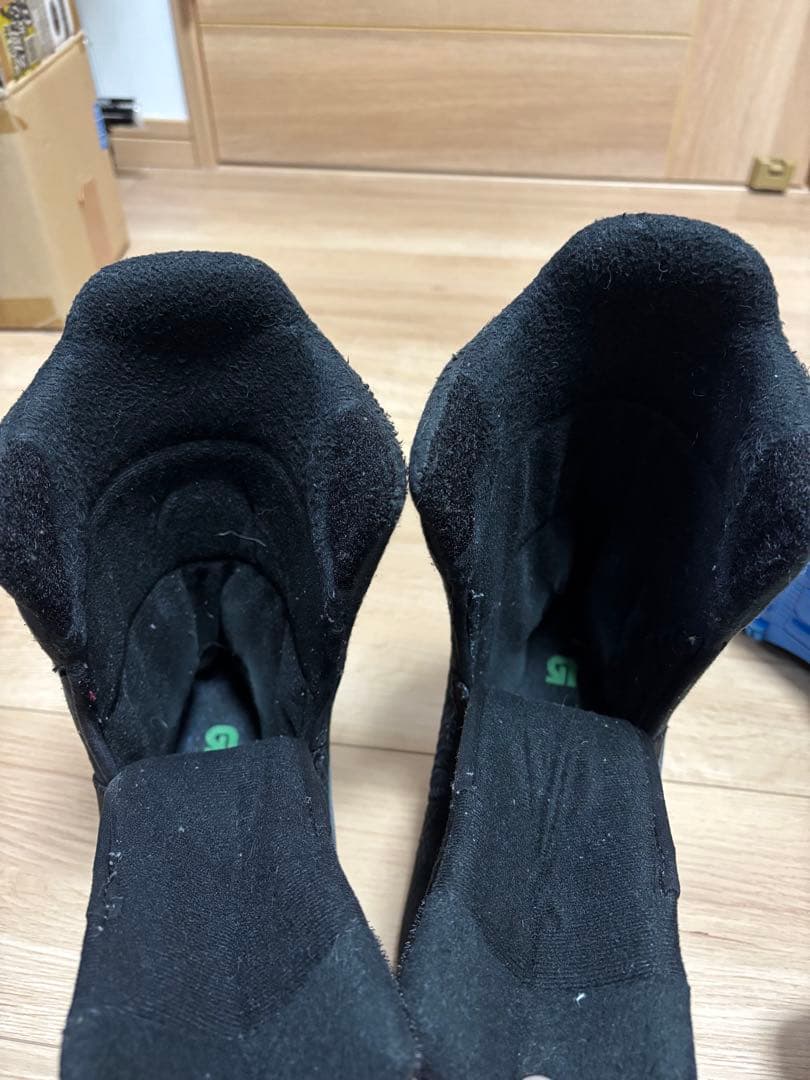 22センチ　Burton スノーボードブーツ 子ども用 黒/青/黄色