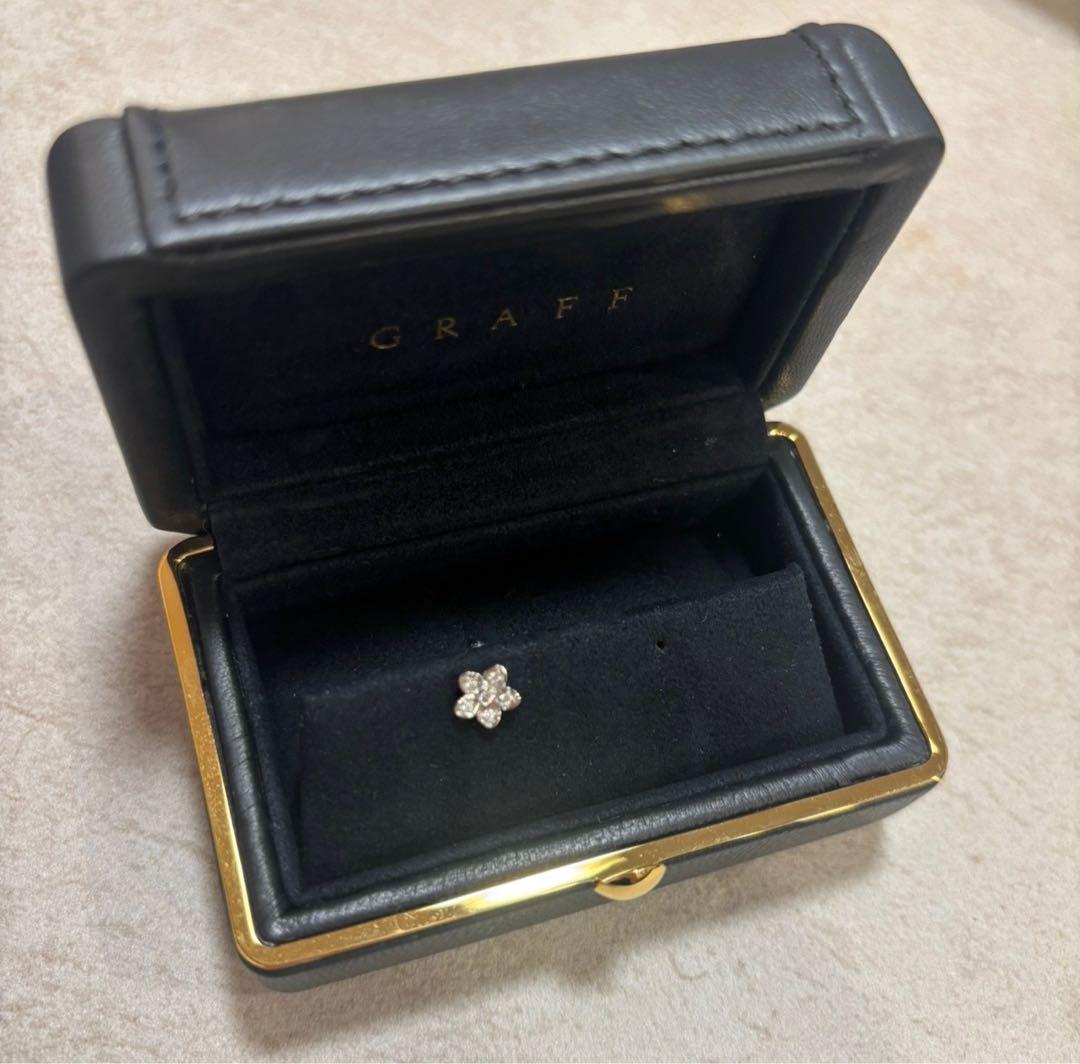 片耳のみ♡グラフワイルドフラワー プティ パヴェ ダイヤモンドスタッドイヤリング