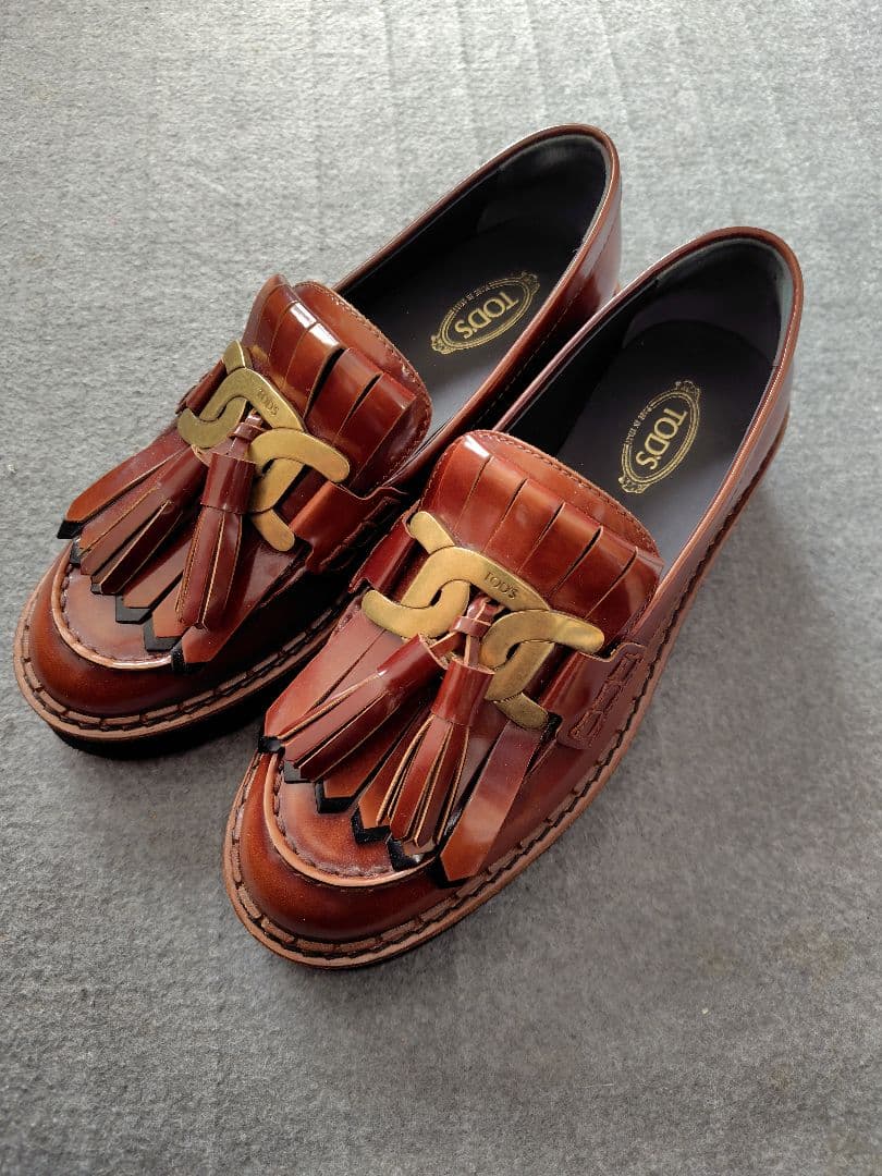 【美品】TOD'S 茶色厚底ローファー タッセル付き 37.5