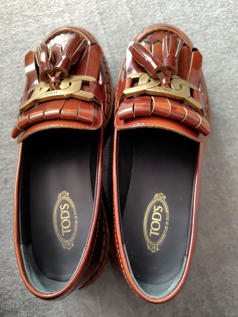 【美品】TOD'S 茶色厚底ローファー タッセル付き 37.5