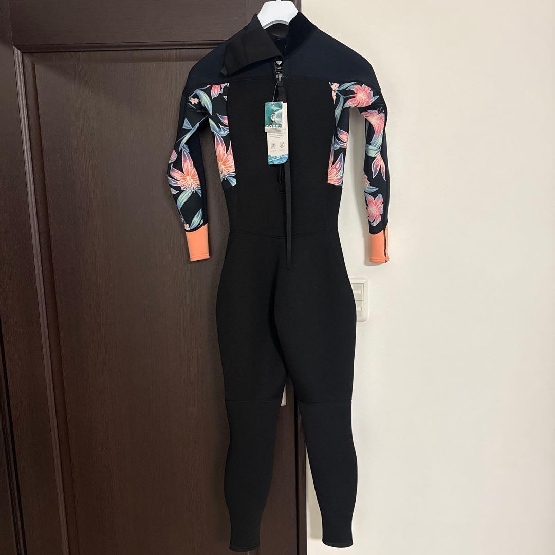 ROXY フラワーパターン フルスーツ