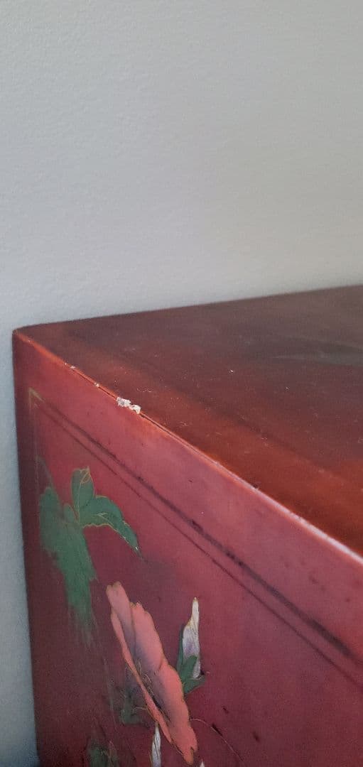 朱塗牡丹鳥文小箪笥