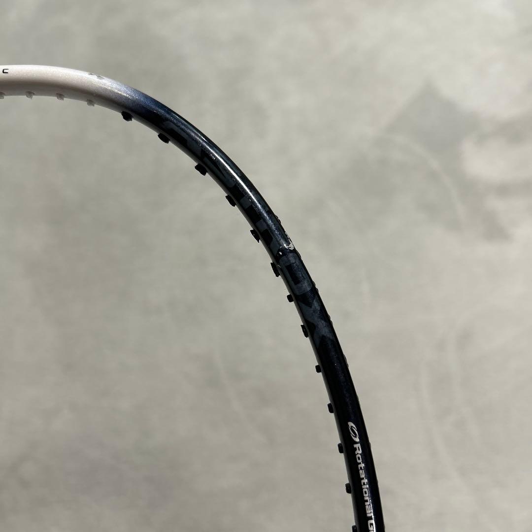 折れてるバドミントンラケット YONEX ASTROX99PRO