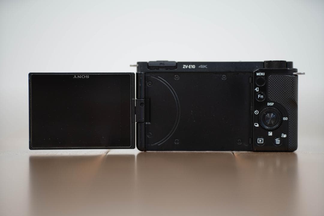 期間限定出品【ソニーストア 評価Bランク】SONY ZV-E10 ボディ