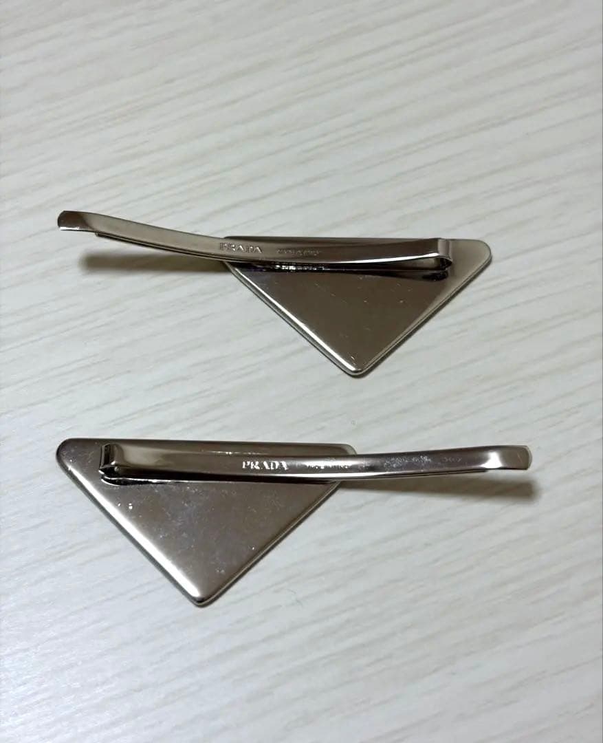 PRADA メタル ヘアピン 備品