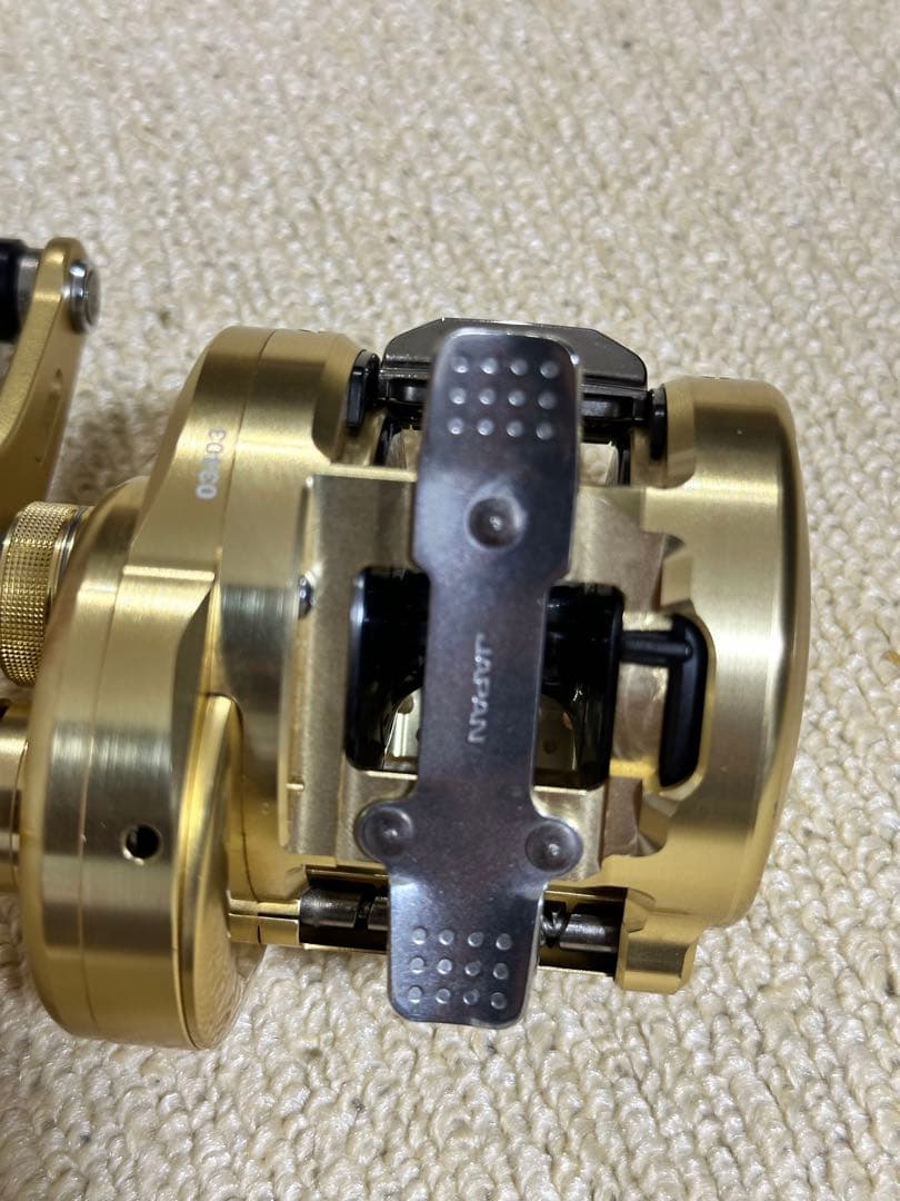 （美品）SHIMANO 15OCEA CONQUEST 301HG 左