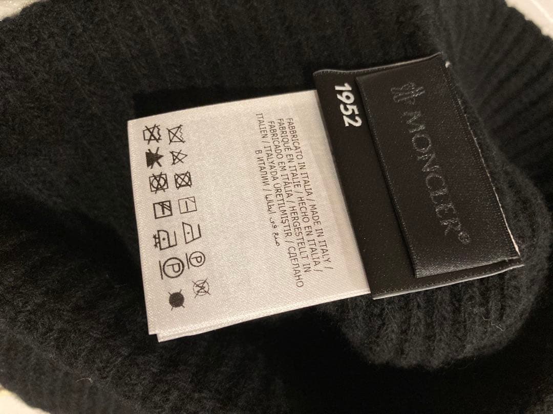 MONCLER ブラックニットキャップ