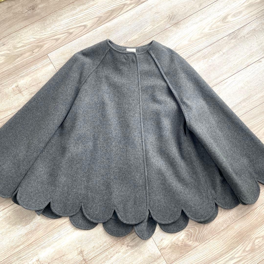 シーニュ　グレー スカラップポンチョ