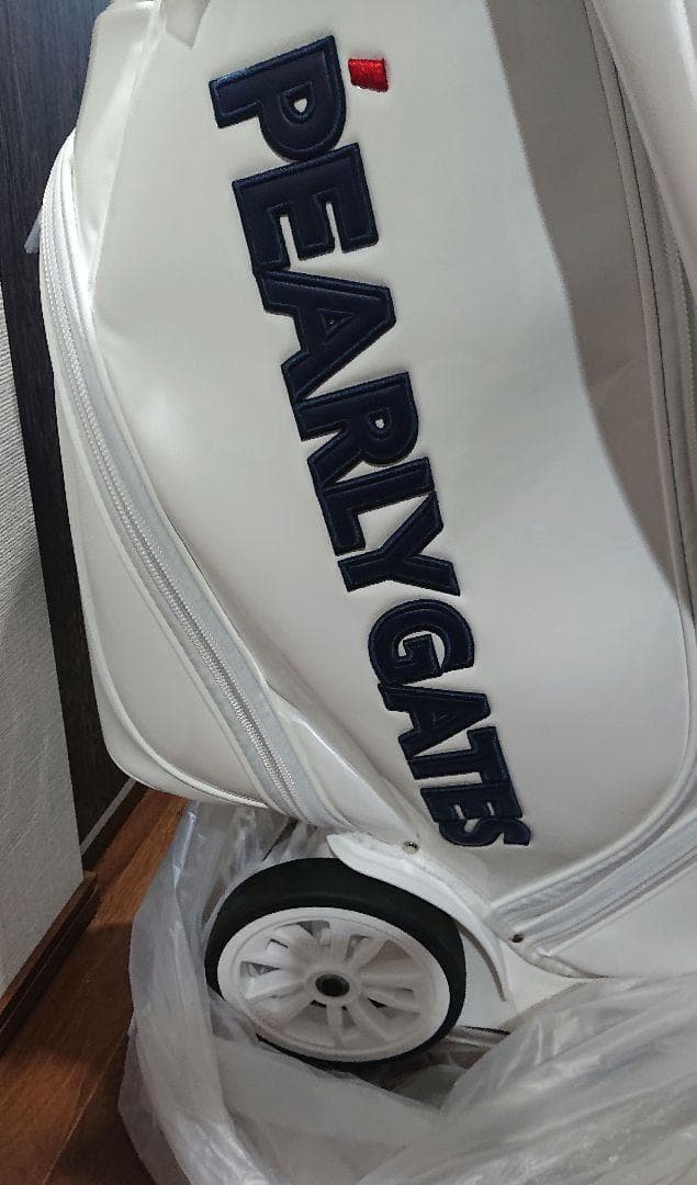 【新品・完売品】パーリーゲイツ　キャスター付　エナメル　キャディバッグ