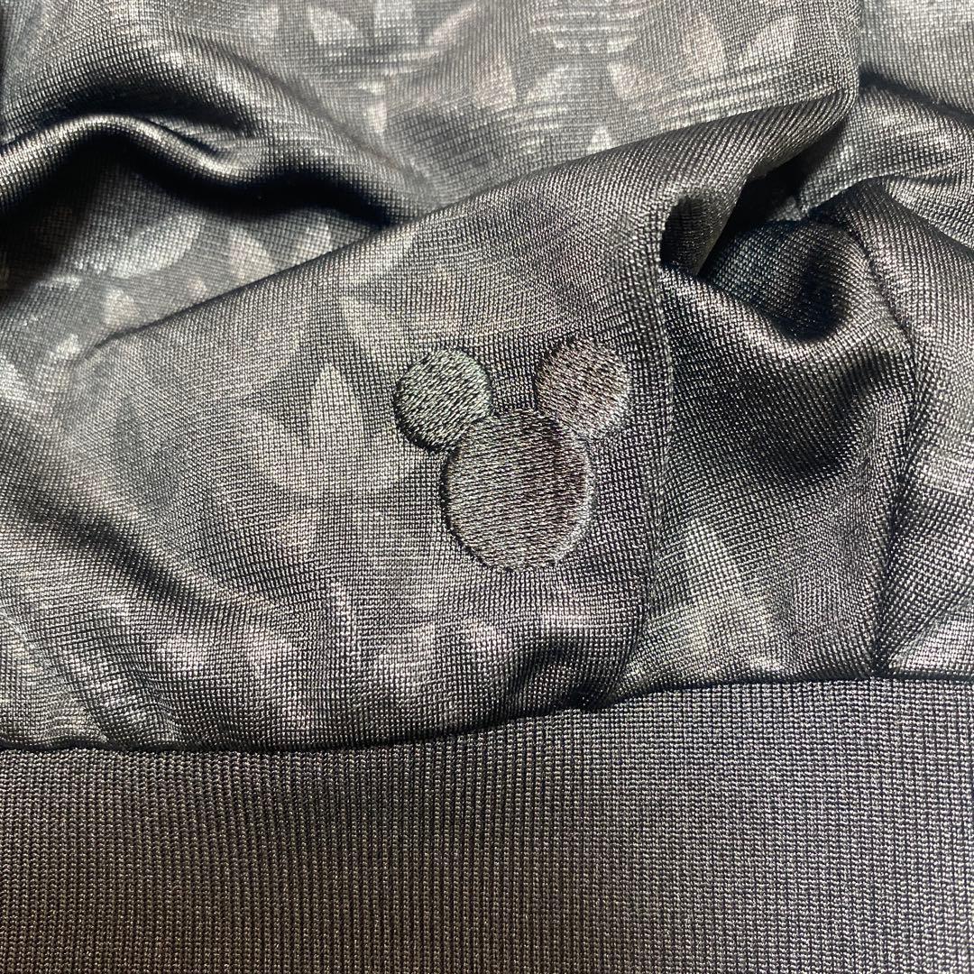 adidas ミッキーマウス×ORIGINALS モノグラム刺繍 トラックトップ