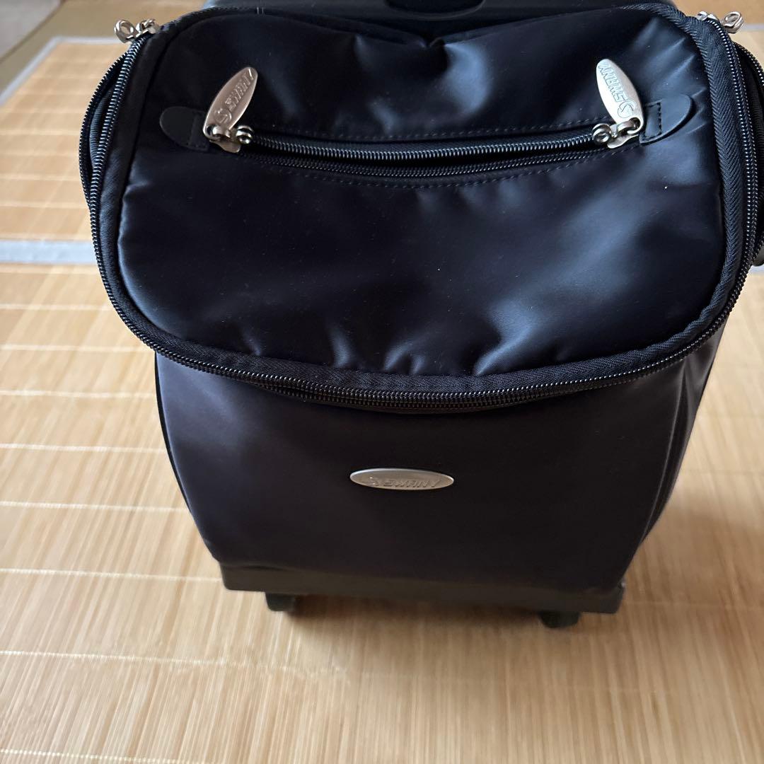 歩行を助ける美品スワニーキャリーバッグ