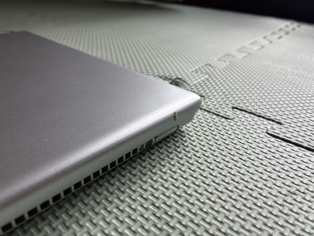 ASUS X512J core i5 ノートパソコン