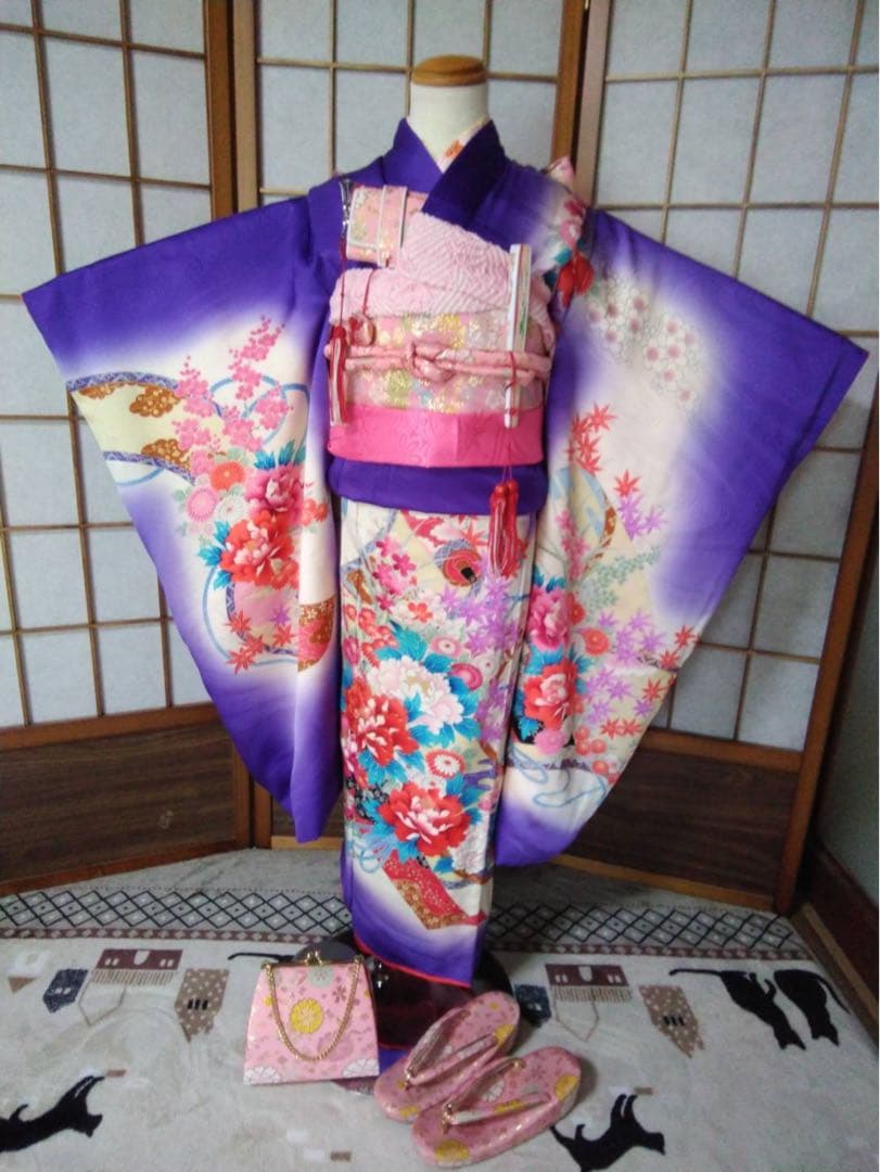7歳向け・表側正絹・お着物のセットです