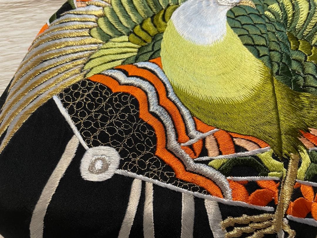 古布リメイクがま口バッグ 留袖 孔雀柄 刺繍
